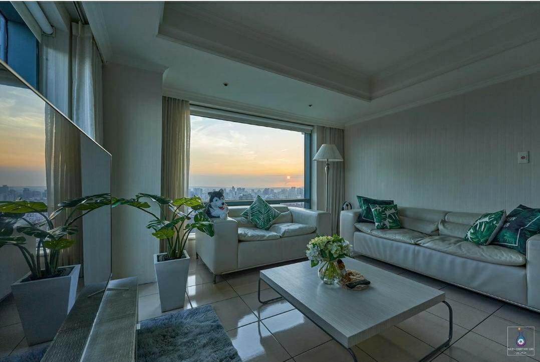 Corner Inn Taichung Buitenkant foto