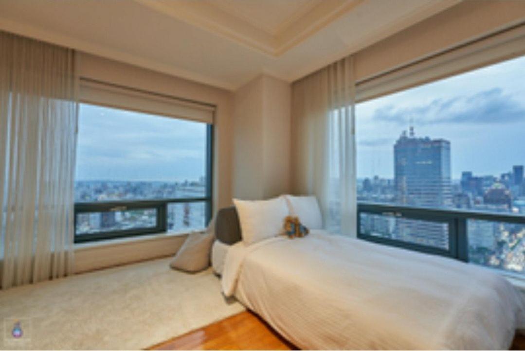 Corner Inn Taichung Buitenkant foto