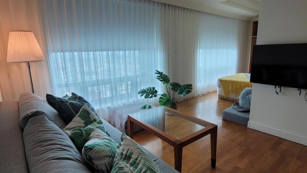 Corner Inn Taichung Buitenkant foto
