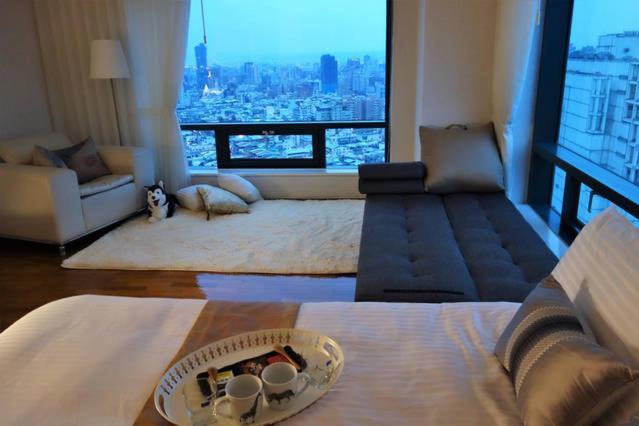 Corner Inn Taichung Buitenkant foto