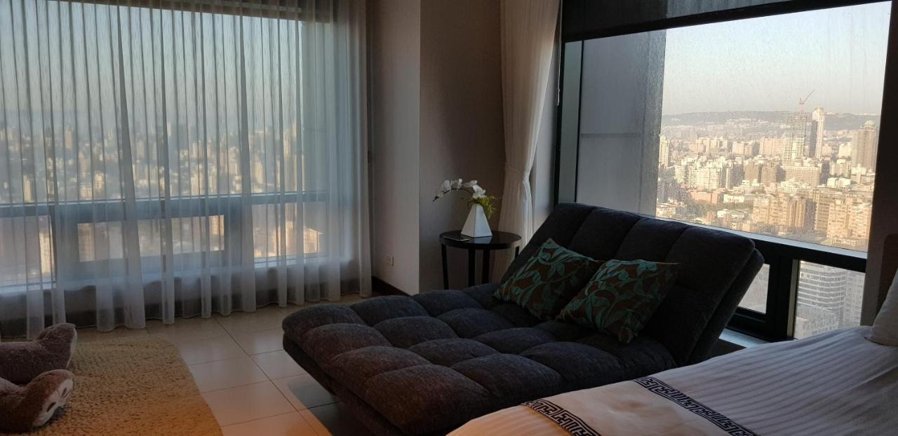 Corner Inn Taichung Buitenkant foto