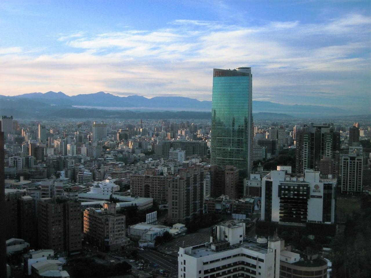 Corner Inn Taichung Buitenkant foto